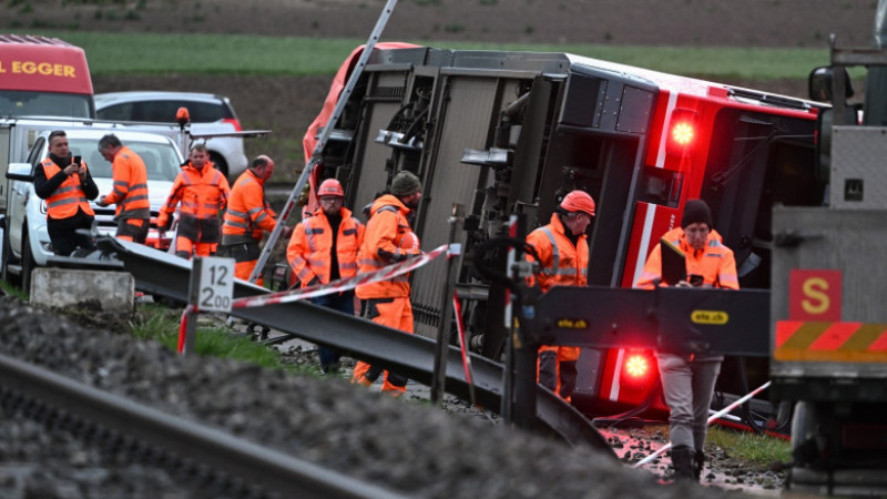 Photo of foto | Trenuri deraiate în Elveția în timpul unei furtuni: Vântul a bătut cu aproape 140 km/h